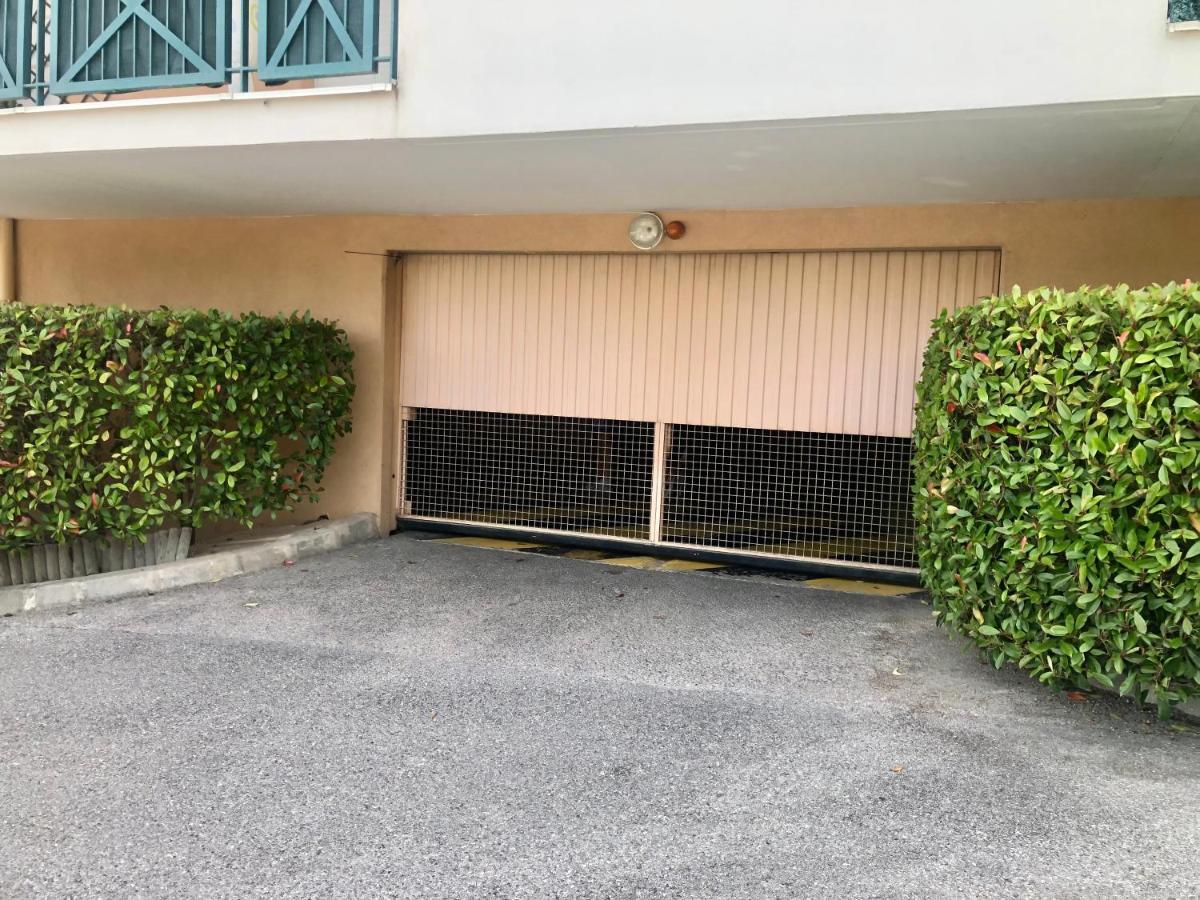 Mon Appart Avec Terrasse Et Piscine Roquebrune-Cap-Martin Luaran gambar