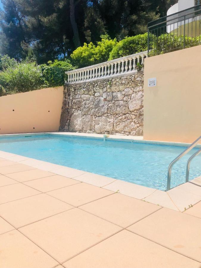 Mon Appart Avec Terrasse Et Piscine Roquebrune-Cap-Martin Luaran gambar