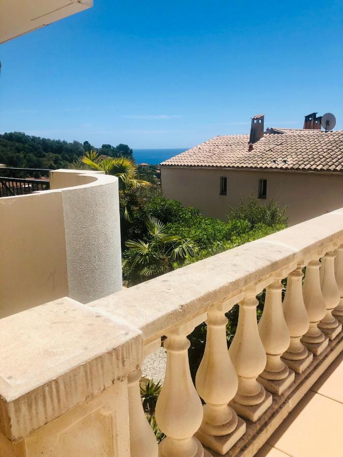 Mon Appart Avec Terrasse Et Piscine Roquebrune-Cap-Martin Luaran gambar