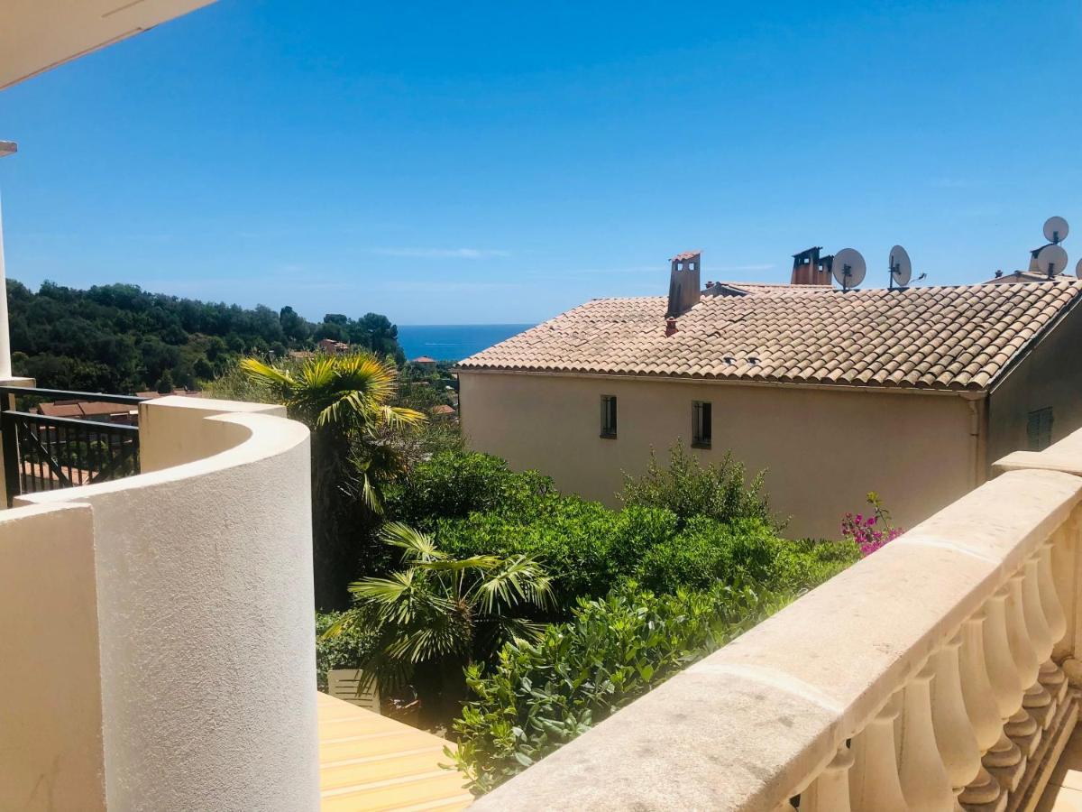 Mon Appart Avec Terrasse Et Piscine Roquebrune-Cap-Martin Luaran gambar