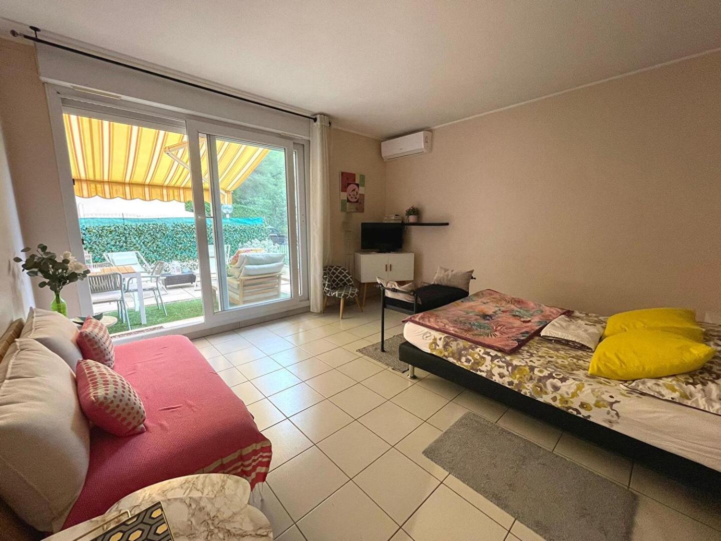 Mon Appart Avec Terrasse Et Piscine Roquebrune-Cap-Martin Luaran gambar