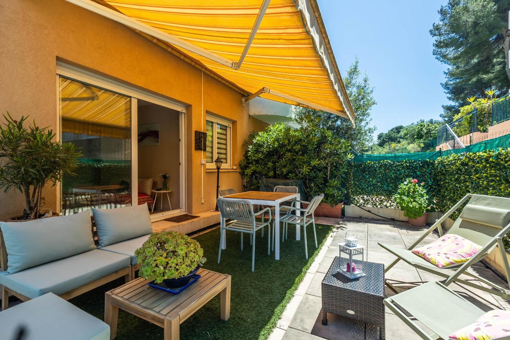 Mon Appart Avec Terrasse Et Piscine Roquebrune-Cap-Martin Luaran gambar